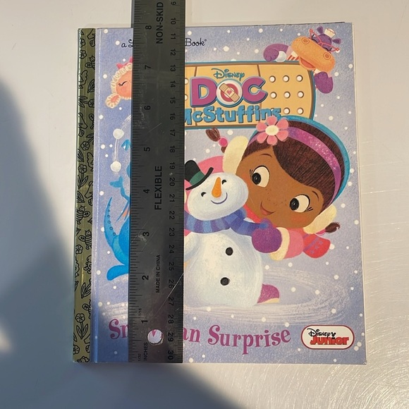 Little golden book lot Disney stories in like new condition - Picture 8 of 9